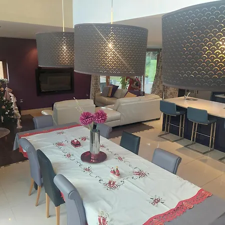 Villa Captiva Wexford - Your Ultimate Luxury Family Getaway *