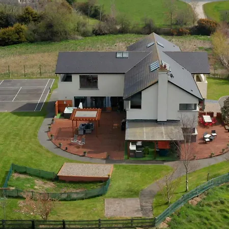 Captiva Wexford - Your Ultimate Luxury Family Getaway Villa