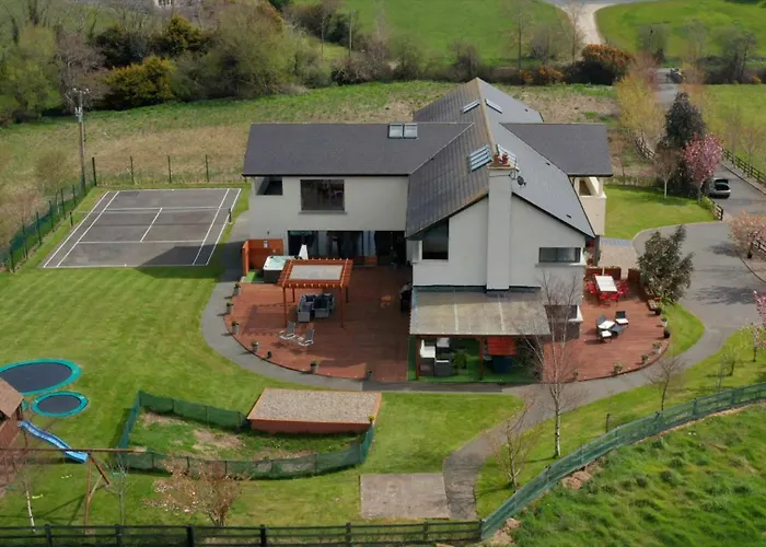 Captiva Wexford - Your Ultimate Luxury Family Getaway וילה